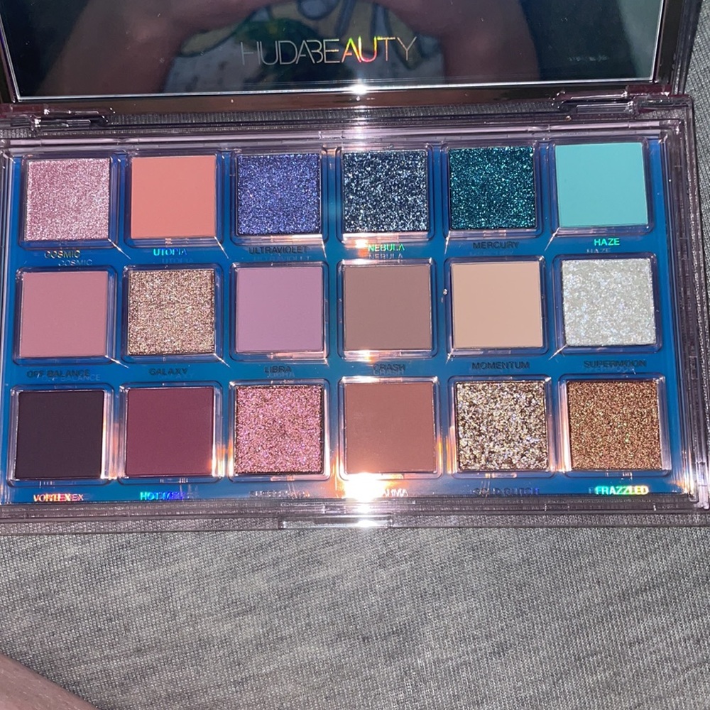Mercury Retrograde Eyeshadow Palette